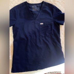 FIGS 1-pocket scrub top